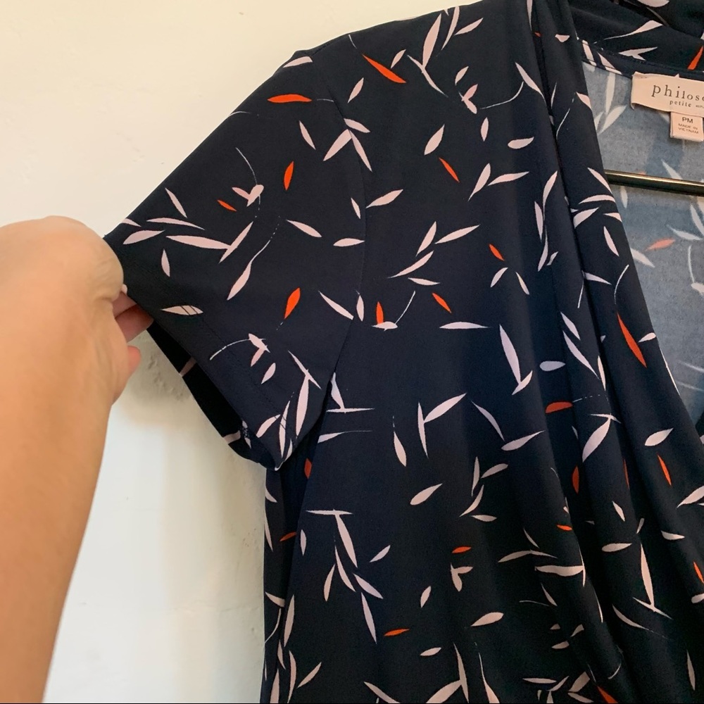 Philosophy Navy V-Neck Blouse Size Medium Petite - Picture 4 of 12